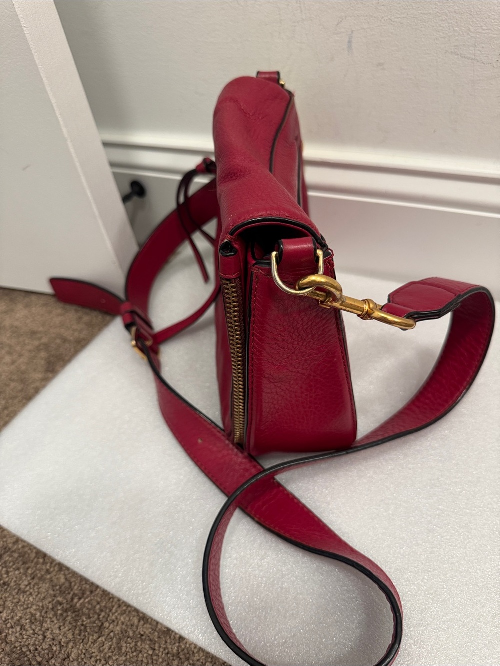 Marc Jacobs Recruit Nomad saddle bag red pebbled leather sample crossbody bag - Picture 2 of 13
